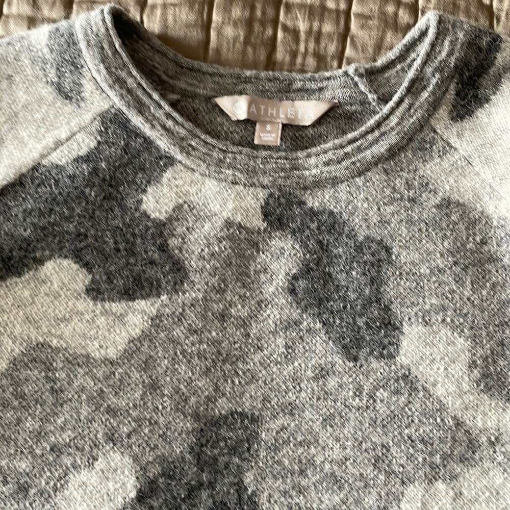 Athleta Undercover Sweater, Size Small